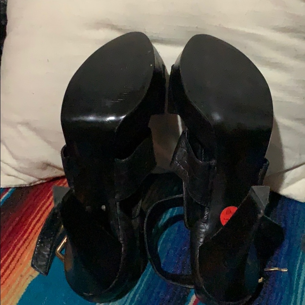 Zara Embossed Leather Heeled Sandals - Picture 4 of 8